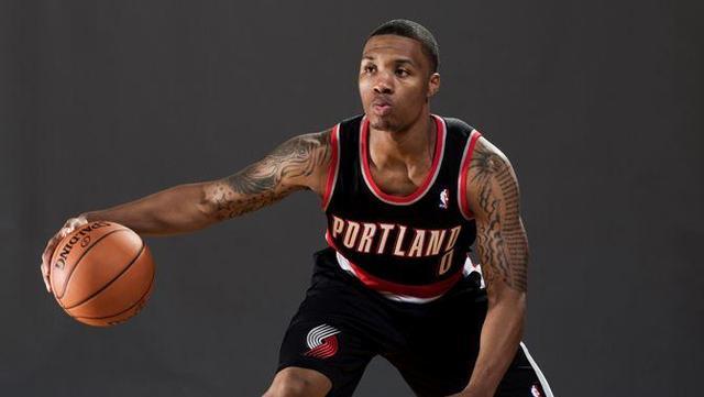 他保持冷静 他保持冷静